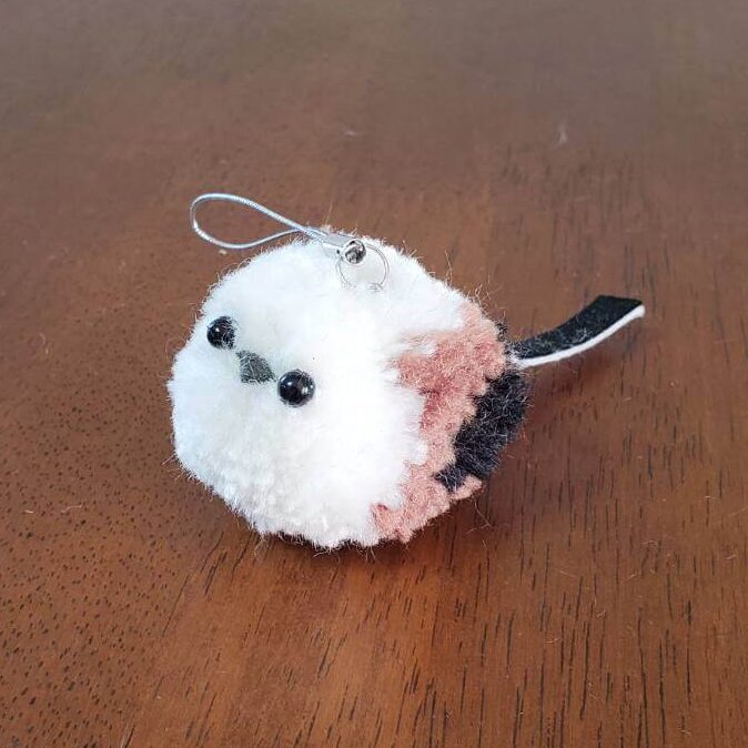 終了しました】毛糸ポンポンでシマエナガをつくろう！ - 子どもと大人